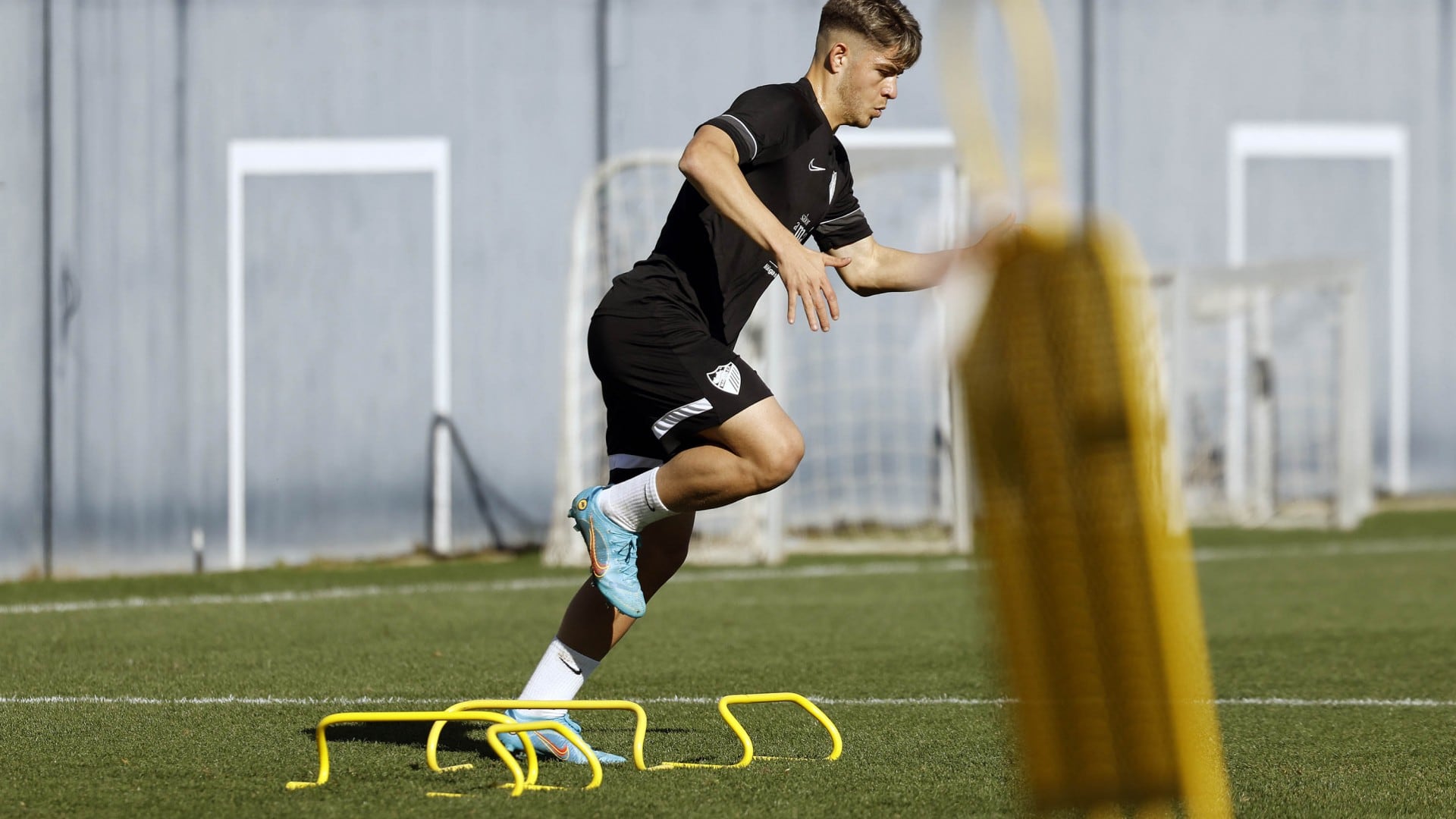 El Málaga realizó el primer entrenamiento de la semana en el anexo de La Rosaleda