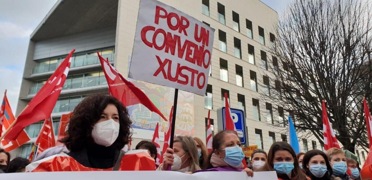 Concentración en el edificio de la Xunta