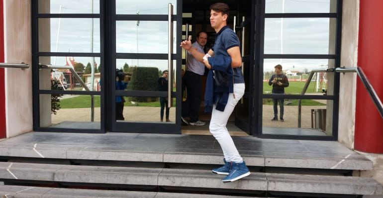 Igor Lichsnovsky entrando a las oficinas de Mareo