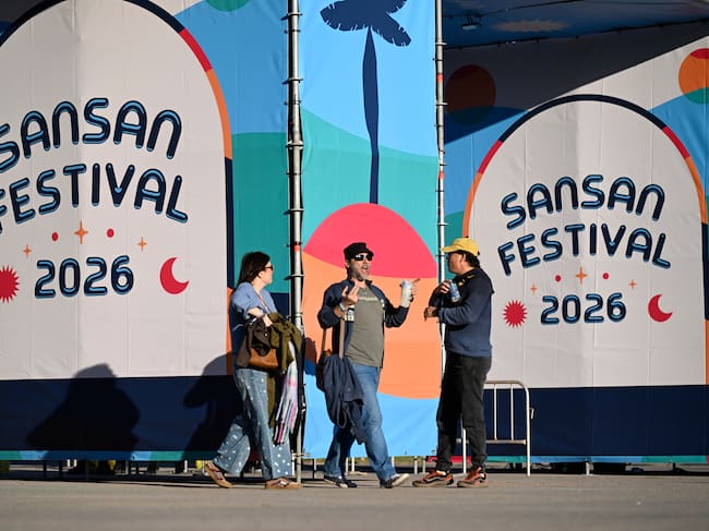 BANICÀSSIM (CASTELLÓN), 03/04/2026.- Primera jornada del Sansan Festival, tras la cancelación de la jornada de ayer por el viento, celebrada este viernes en la localidad castellonense de Benicàssim. EFE/Andreu Esteban