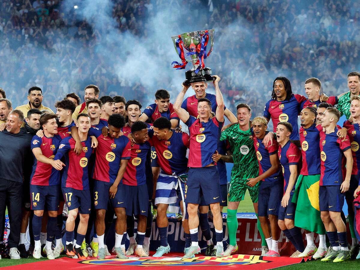 FC Barcelona 2 - 3 Villarreal CF: Última nit a Montjuïc amb celebració de Lliga!