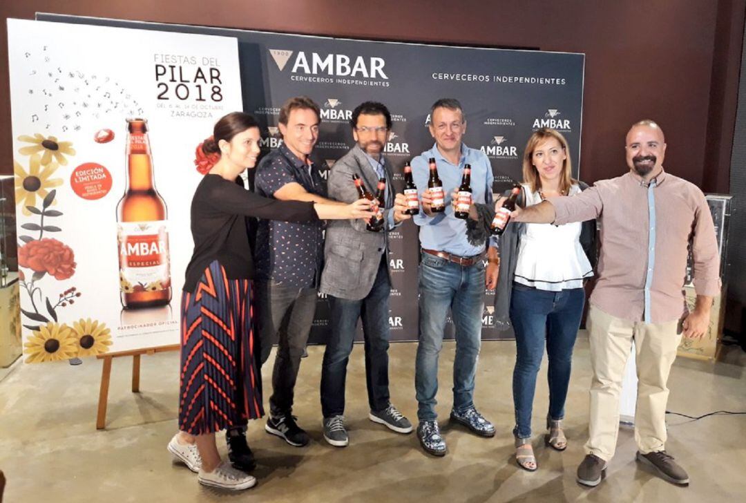 Presentación el pasado 14 de septiembre de la botella conmemorativa de Ambar del Pilar 2018 