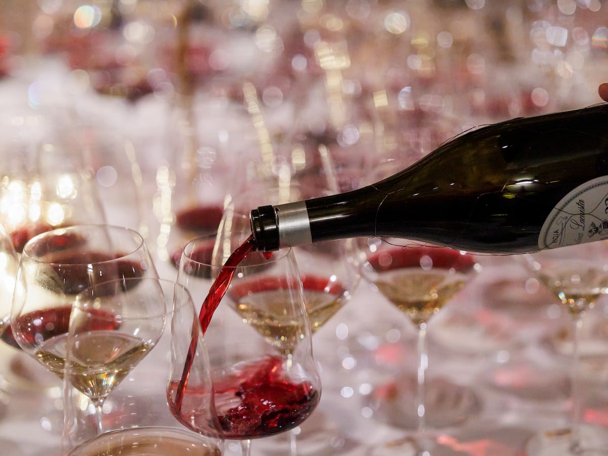 Un experto en vino explica por qué muchas bodegas ya no dicen si es crianza o reserva: "Es una cuñadez"