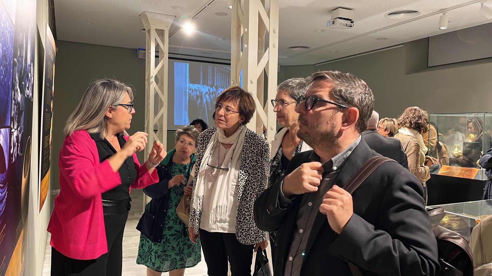 Viendo el Museo de Villena