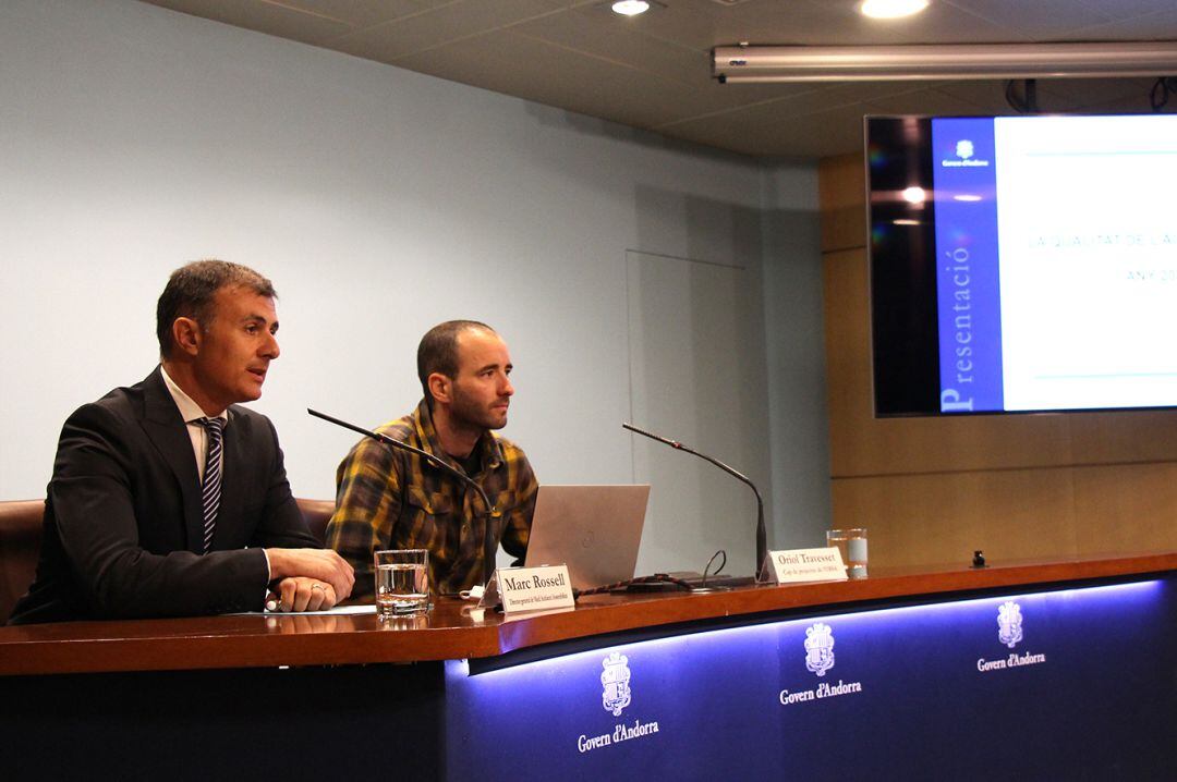 El director general de Medi Ambient i Sostenibilitat, Marc Rossell, i el cap de projectes de l'OBSA, Oriol Travesset, presenten els resultats de la qualitat de l'aire.