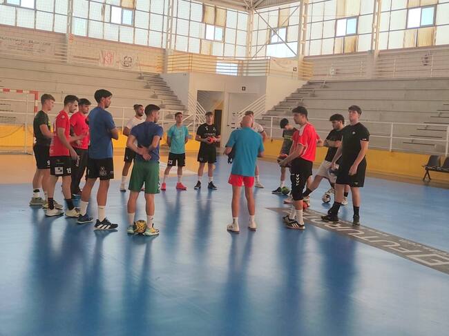 El Bm. Elda - C.E.E. ya está a las órdenes de José Julio Espina