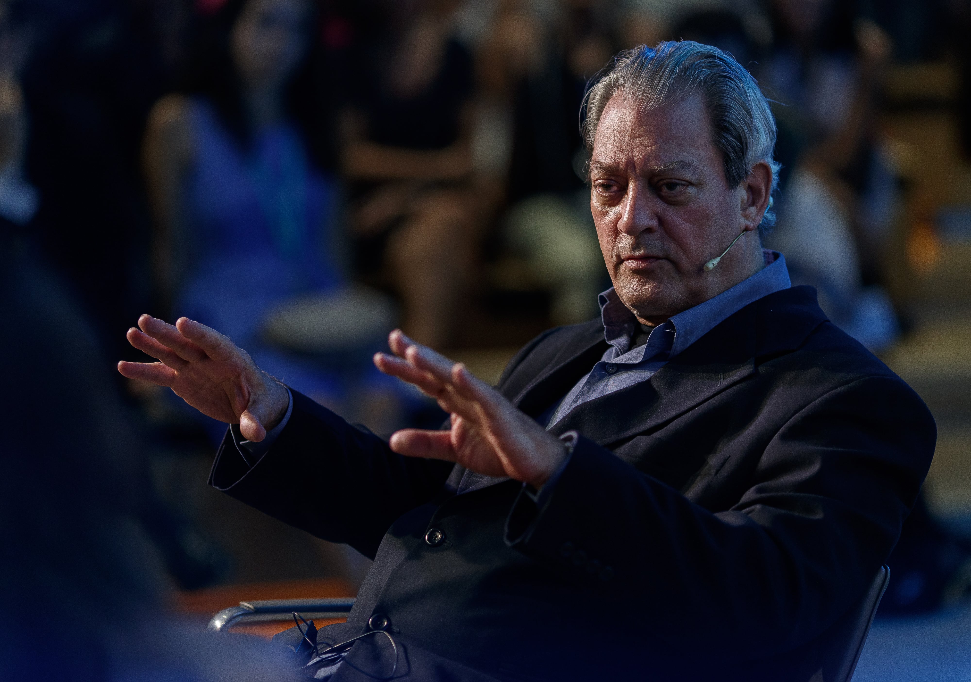 Paul Auster, uno de los investidos por la UAM como doctor honoris causa, durante su intervención en una conferencia.