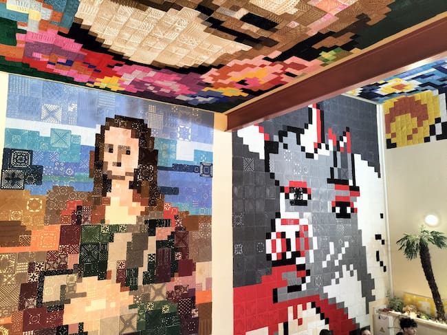 La Oficina de Turismo ofrece la actividad Crocheteatro, en la que los personajes de los cuadros o sus autores cobran vida.