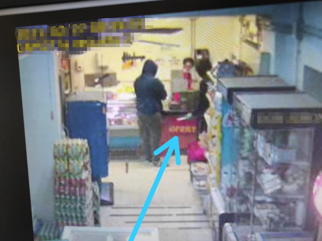 Imágenes de las cámaras de seguridad del supermercado.