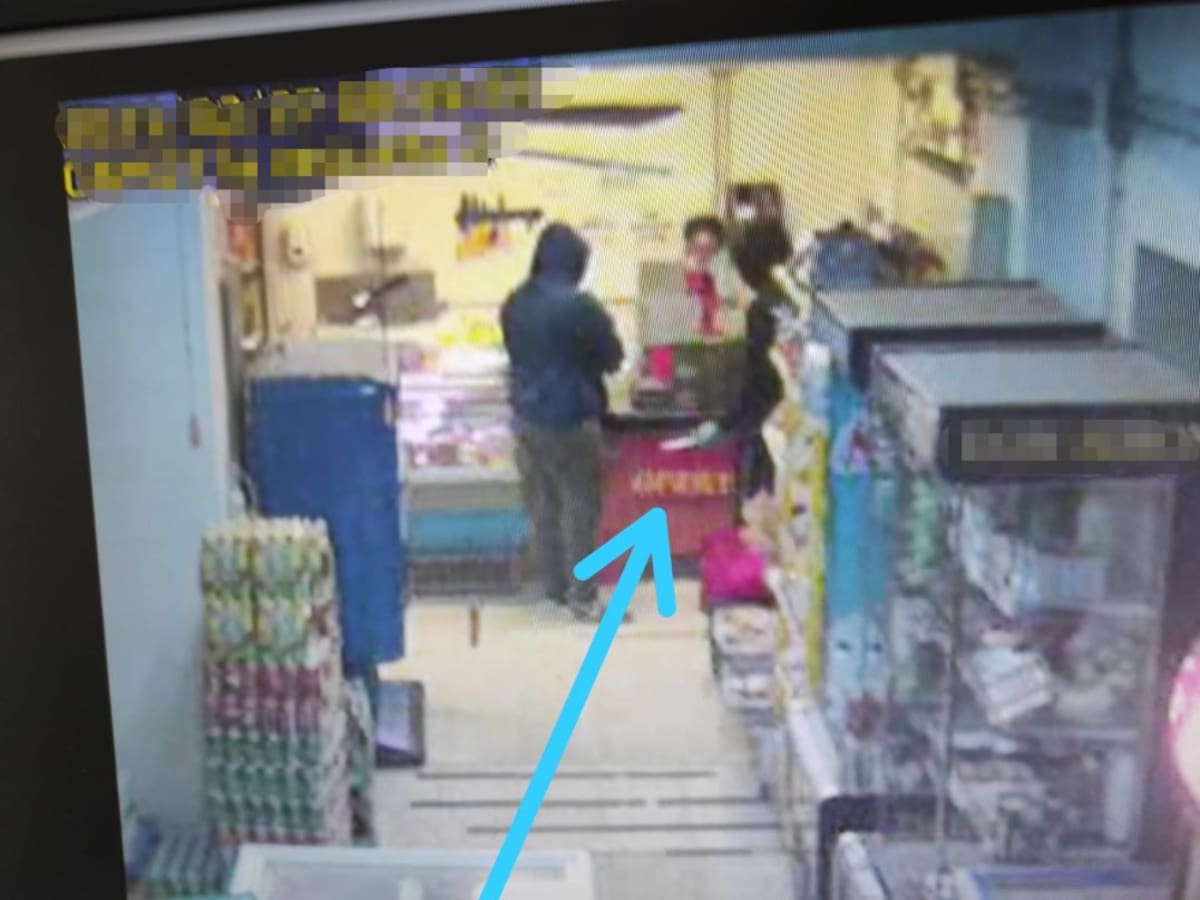 Detenidos dos menores por atracar con un cuchillo a la empleada de un supermercado de Lanzarote