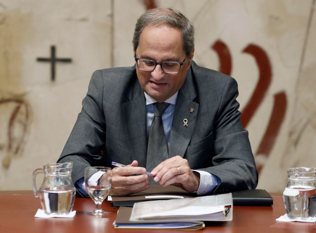 El presidente de la Generalitat, Quim Torra, durante la reunión semanal del Govern, que se celebra a cinco días de las elecciones del 10 de noviembre y tras las protestas por la visita del rey Felipe VI a Barcelona para asistir a un acto de la Fundación Princesa de Girona.