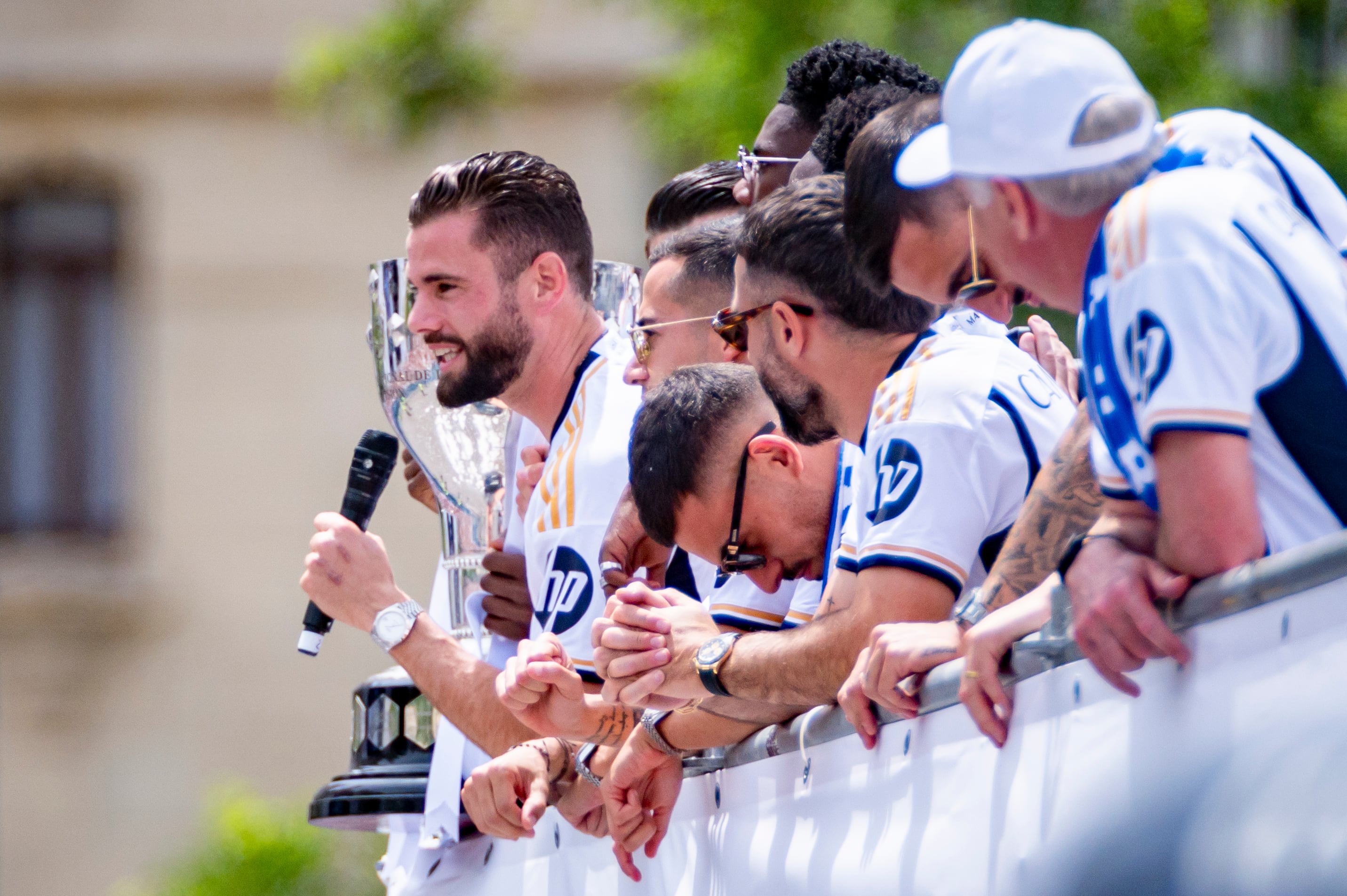 Nacho Fernánndez celebra junto a sus compañeros el título de Liga