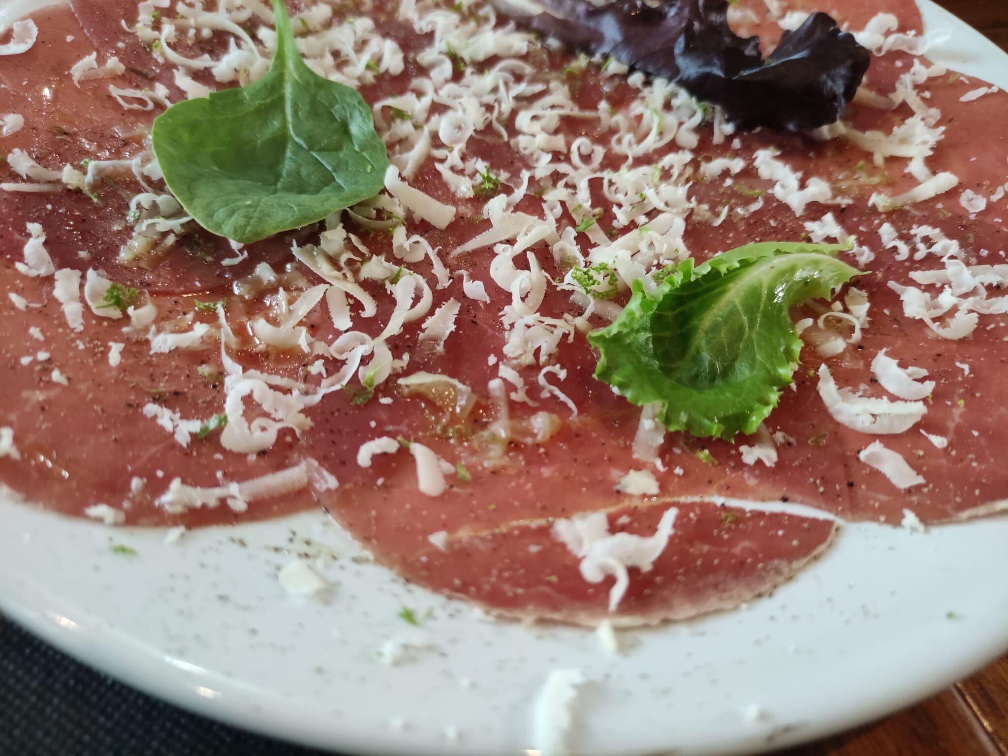 Carpaccio de buey con payoyo