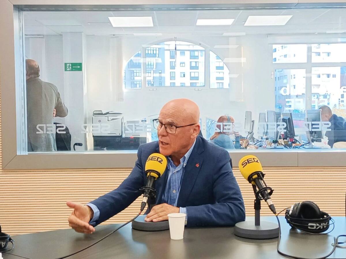 Rafael Yanes insta a eliminar la cita previa y el teletrabajo