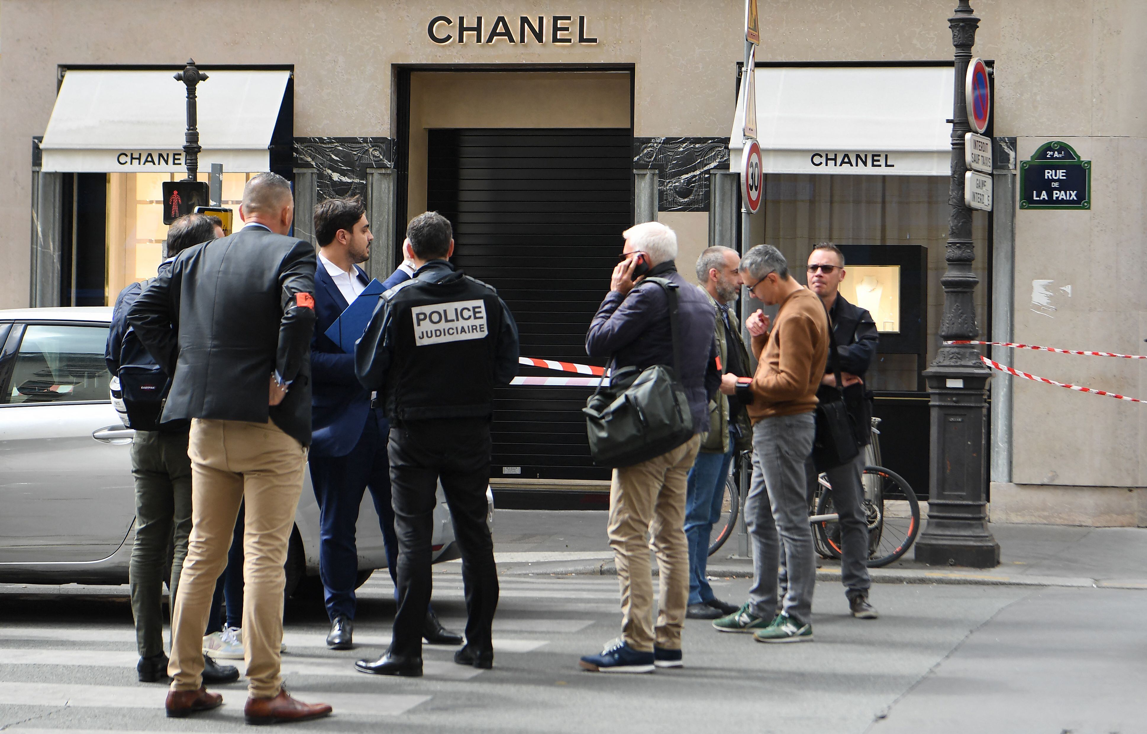 Robo millonario en una tienda de Chanel en París.