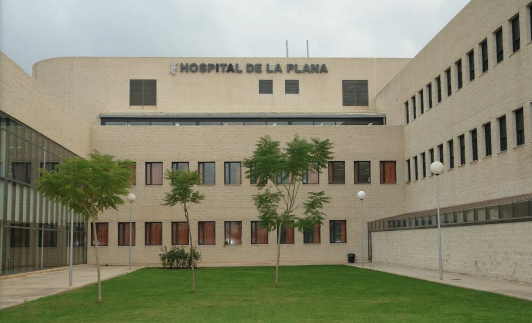 El paciente con Covid ingresado en la UCI del Hospital La Plana de Vila-real finalizó este martes el tratamiento de ozonoterapia que le estaba aplicando un profesional externo al centro desde hacía tres semanas