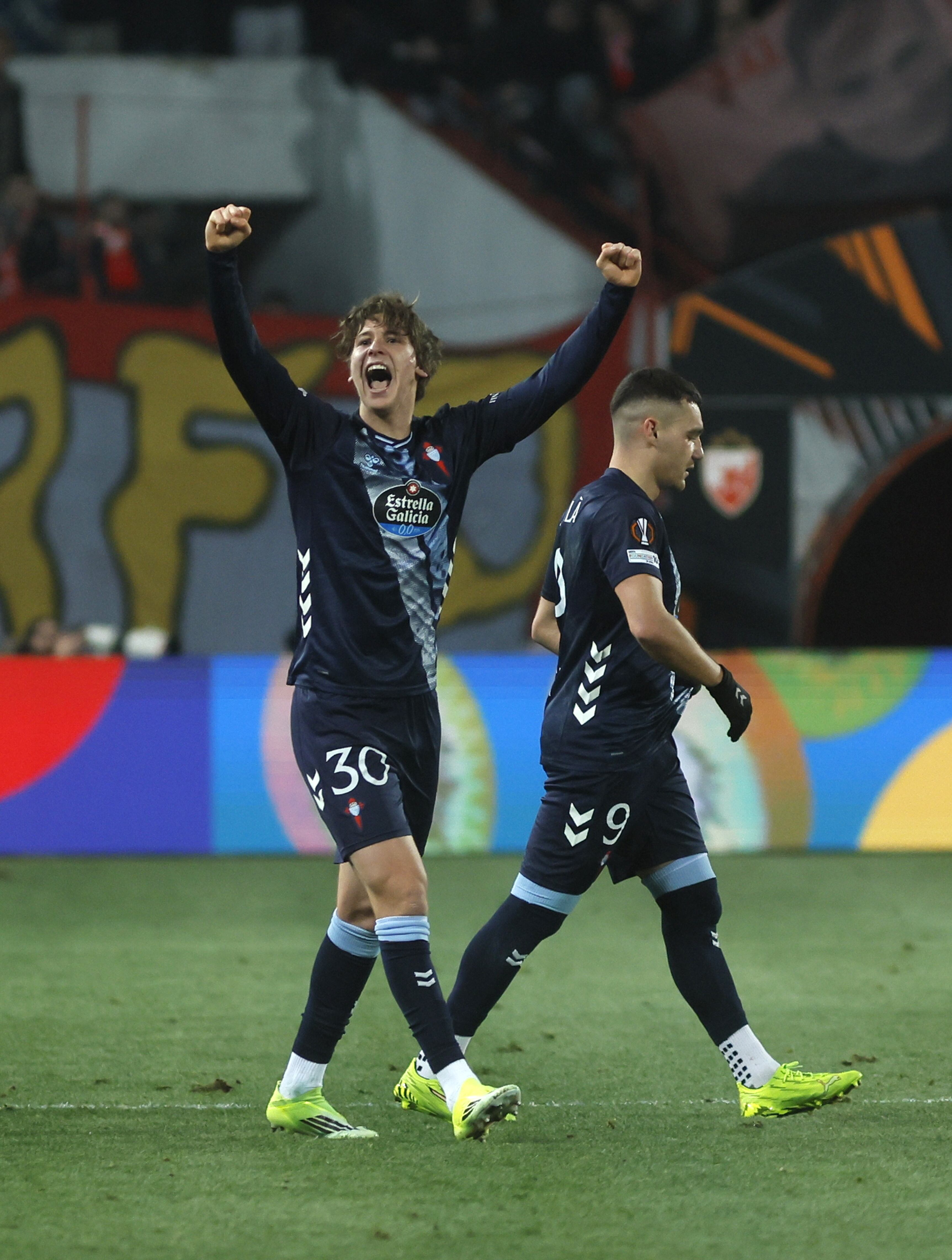 BELGRADE (Serbia), 29/01/2026.- Celta's Fer Lopez (L) celebrates scores the 0-1 goal during the UEFA Europa League match between Crvena zvezda and RC Celta de Vigo, in Belgrade, Serbia, 29 January 2026. (Belgrado) EFE/EPA/MARKO DJOKOVIC