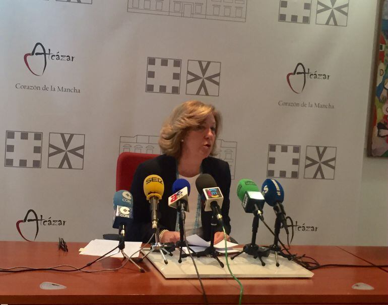 La concejala Amparo Bremard en rueda de prensa