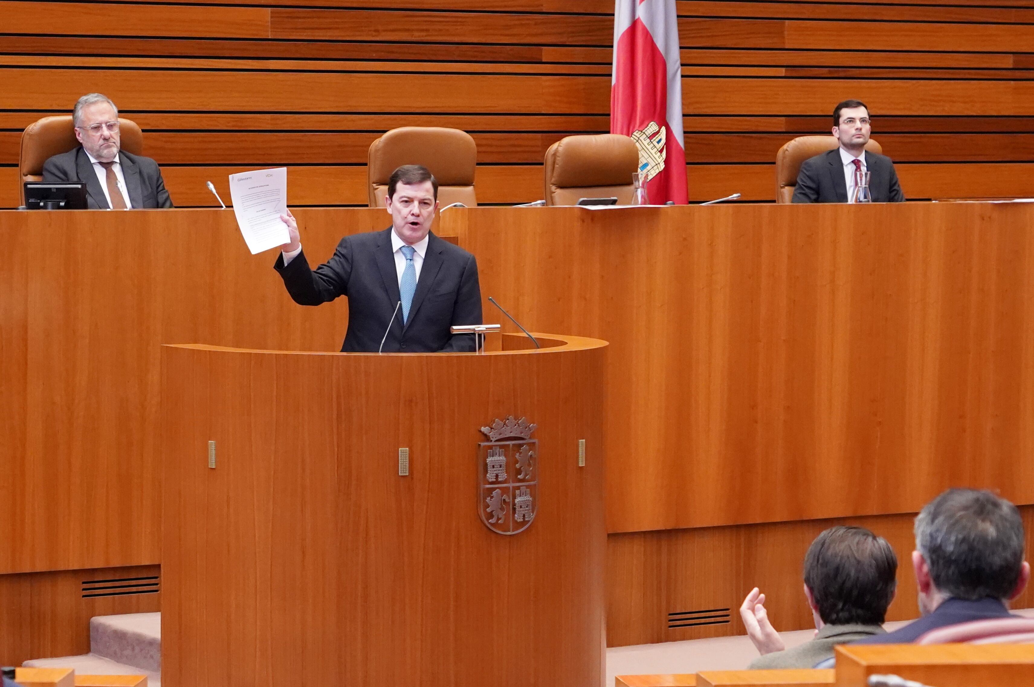 Replica del presidente de la Junta, Alfonso Fernández Mañueco, al portavoz de Vox David Hierro