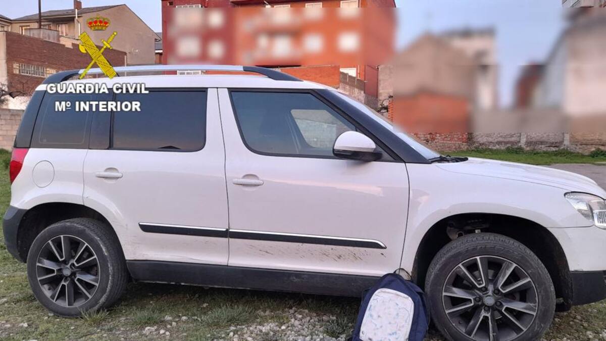 Detenido por irse sin pagar el combustible usando matrículas falsas en gasolineras de la A-6