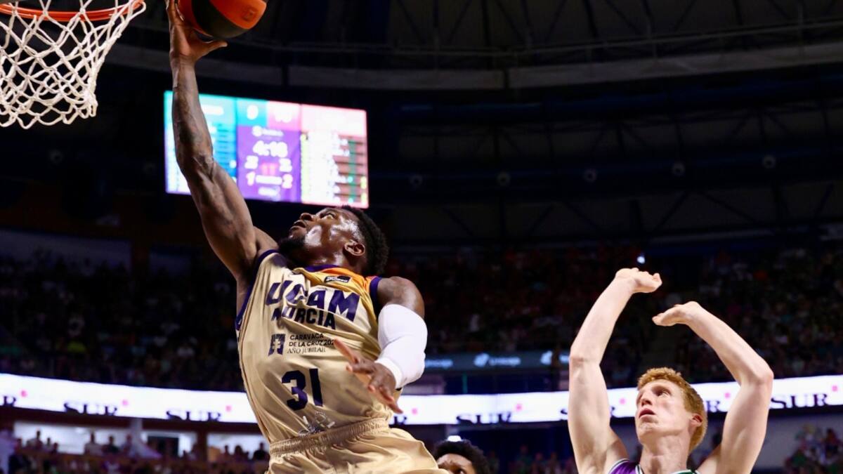 El UCAM Murcia CB le planta un 0-2 en la serie a Unicaja Málaga