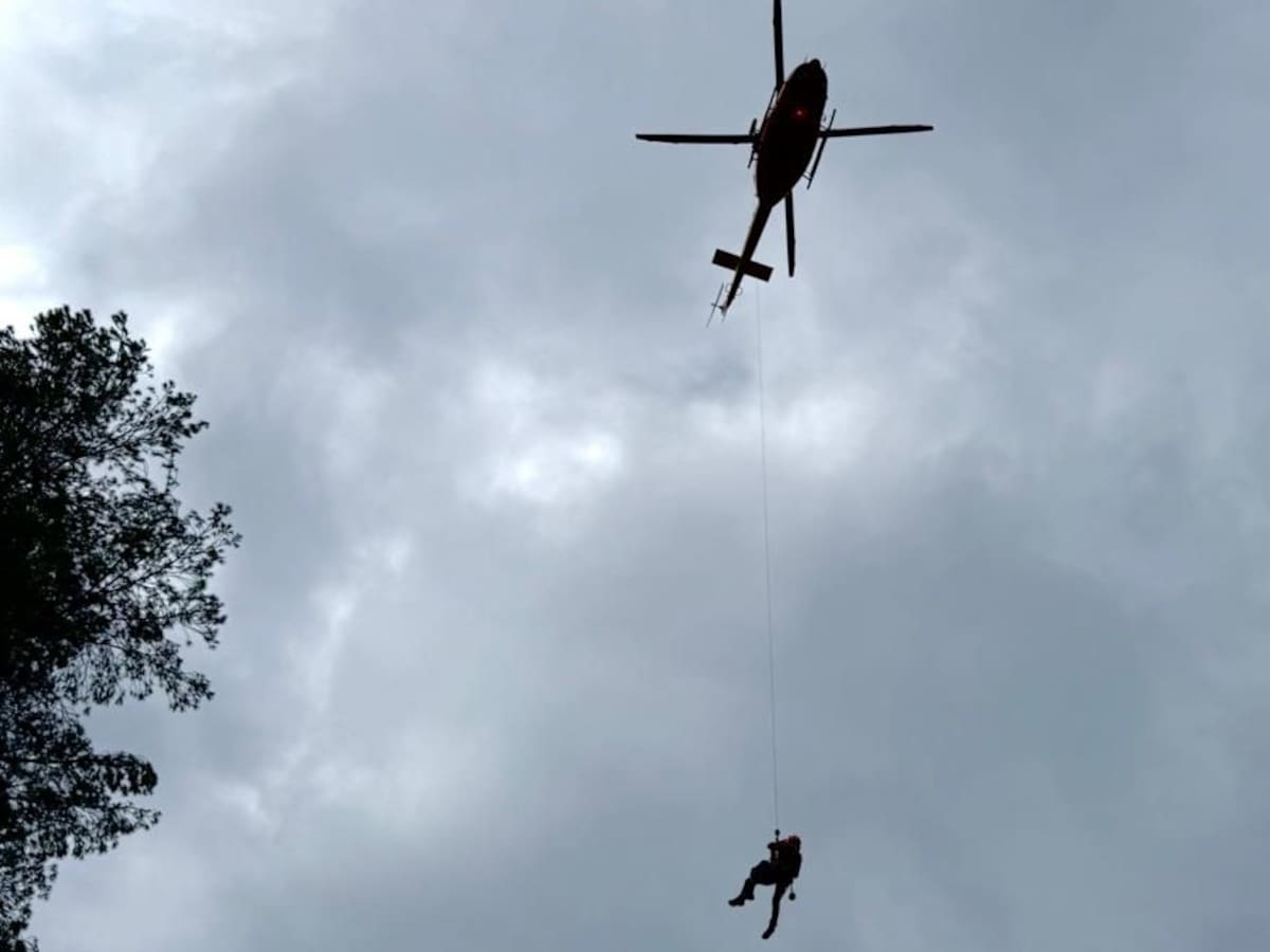 Rescate en helicóptero en Petrer de una senderista herida tras sufrir una caída en el paraje de la Rabosa
