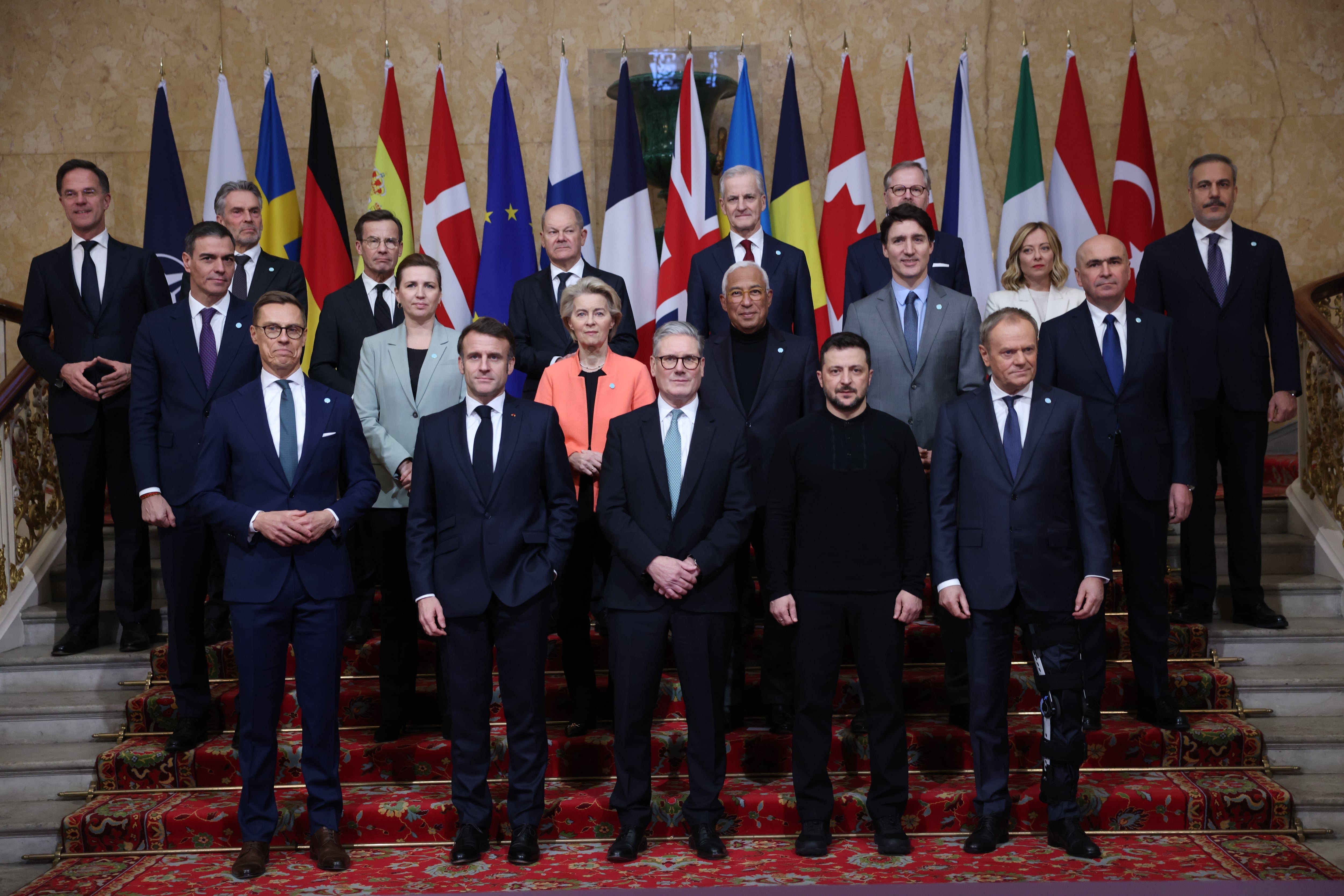 Los líderes europeos se reúnen este domingo con Zelenski en Londres en el marco de la cumbre informal sobre Ucrania. EFE/EPA/NEIL HALL/POOL