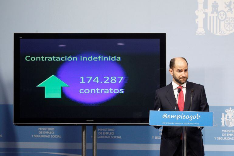  El secretario de Empleo, Pablo Riesgo, durante la rueda de prensa que ofreció para presentar los datos de paro y afiliación a la Seguridad Social correspondientes a mes de Febrero. 