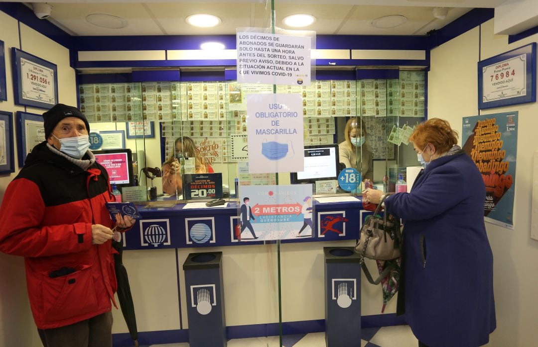 Interior de una administración de lotería