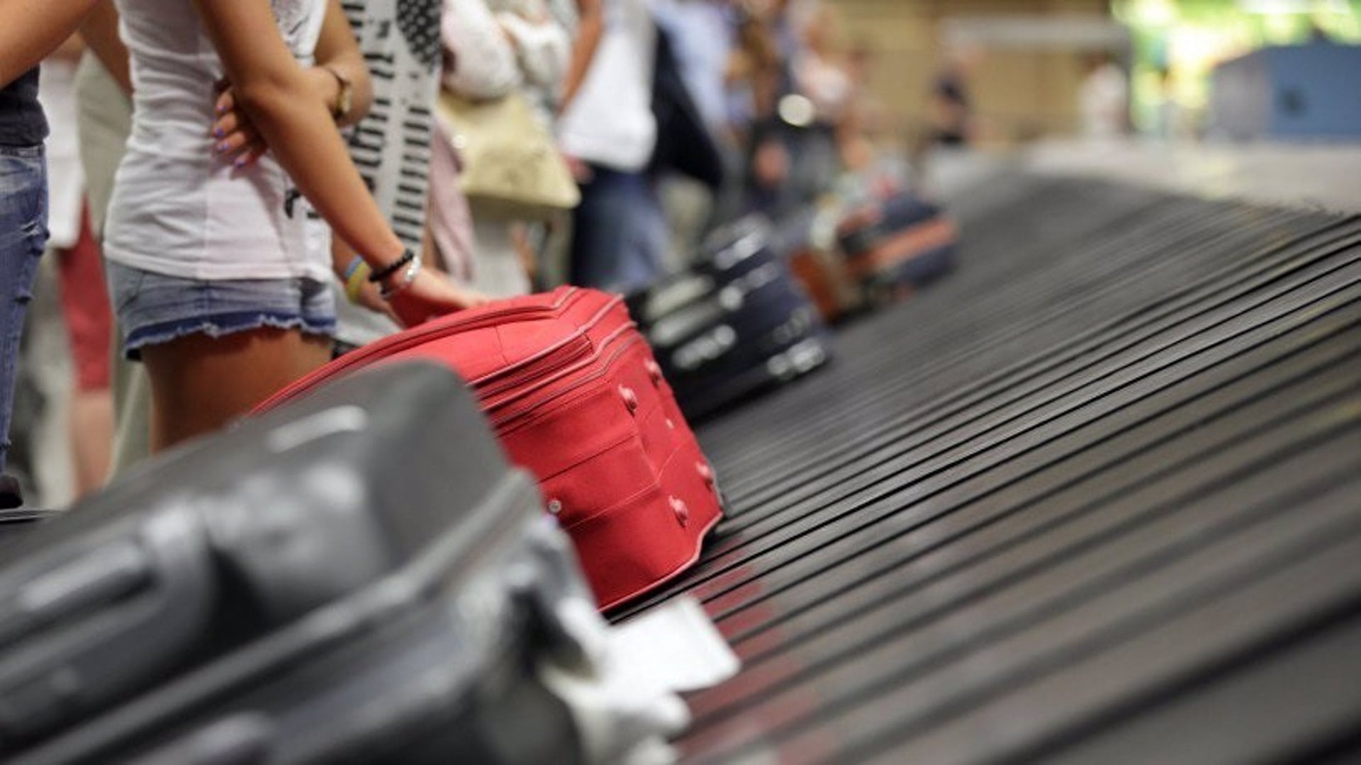 Imagen de turistas en el aeropuerto