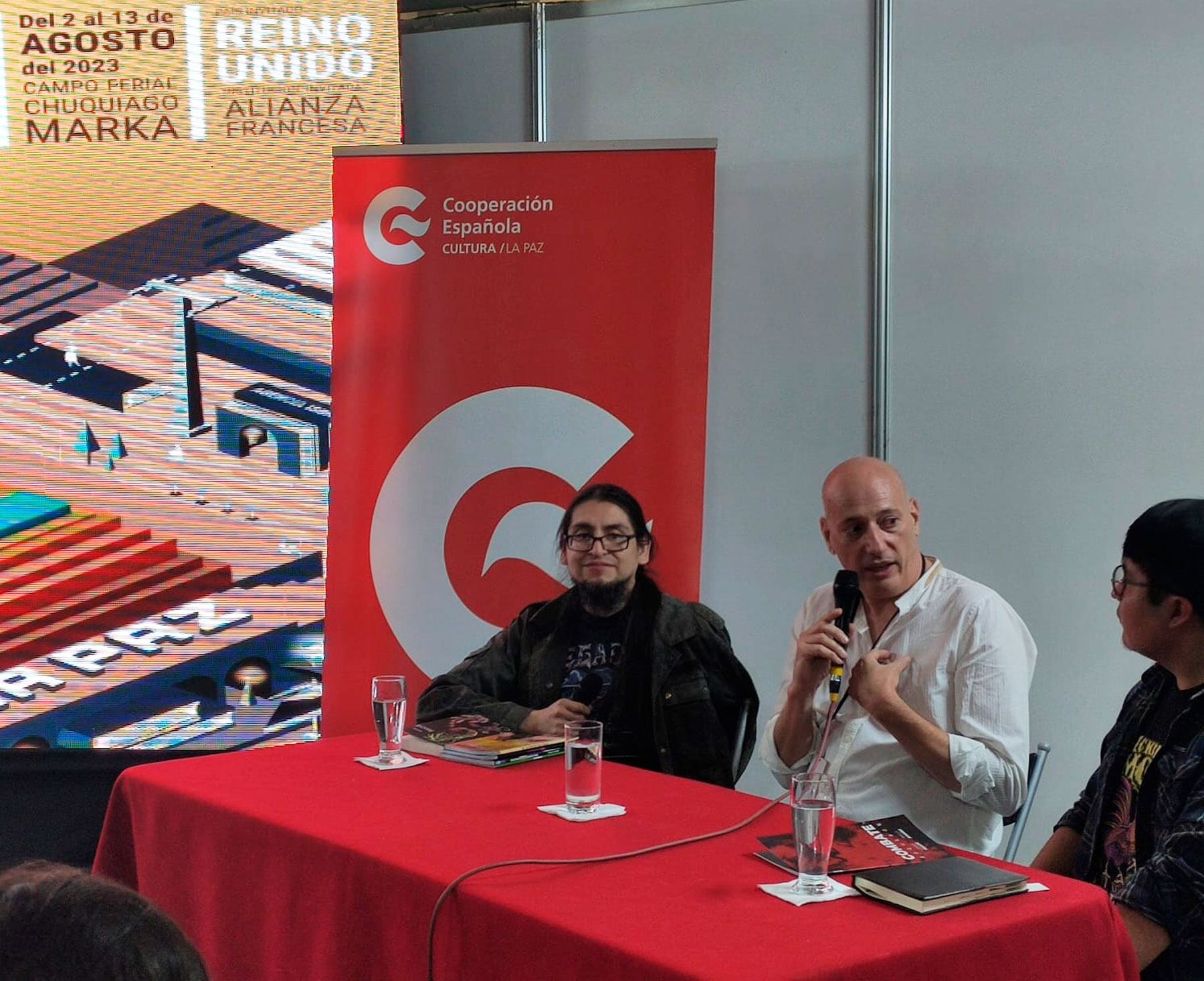 Jordi Peidro durant una de les xarrades a la capital de Bolívia, La Paz