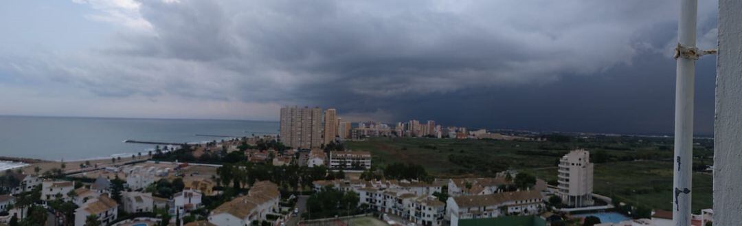 La tormenta se adentra en Valencia