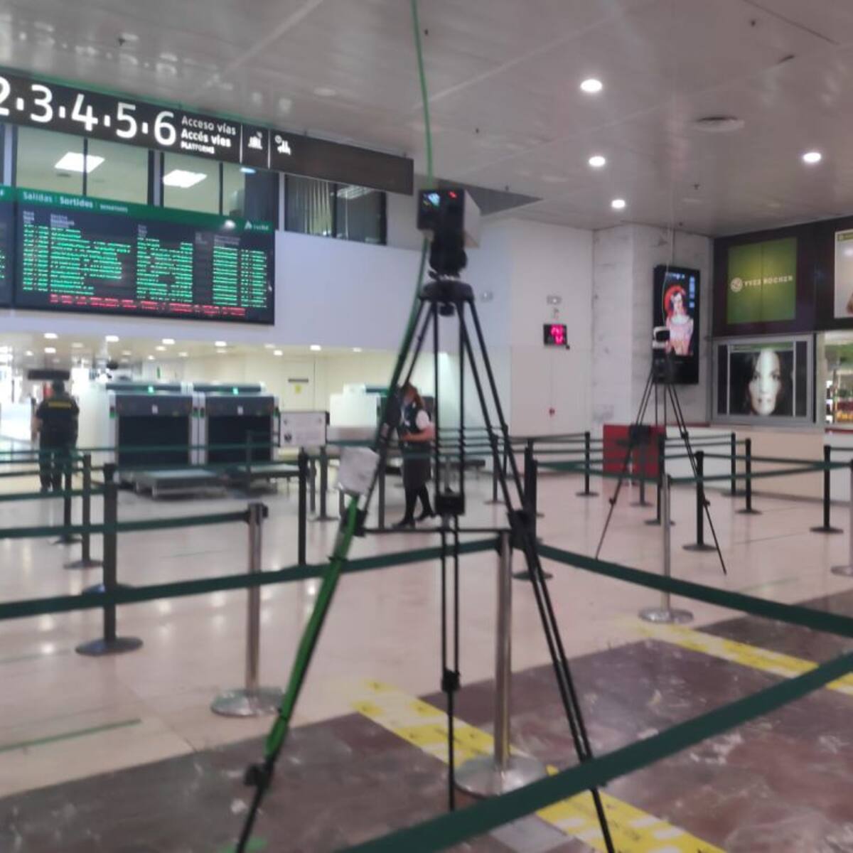 Els controls de temperatura d'Atocha i Sants només detecten tres persones amb febre entre 700.000 passatgers