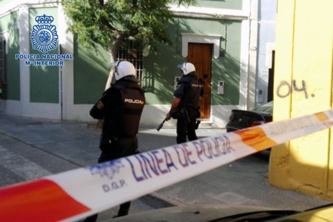 Agentes del Cuerpo Nacional de Policia durante una operación 