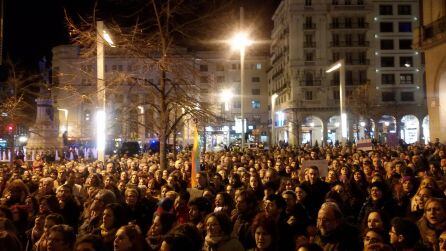 Concentración en la Plaza de España de Zaragoza