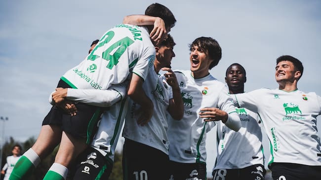 Los jugadores del Rayo, celebrando un gol.