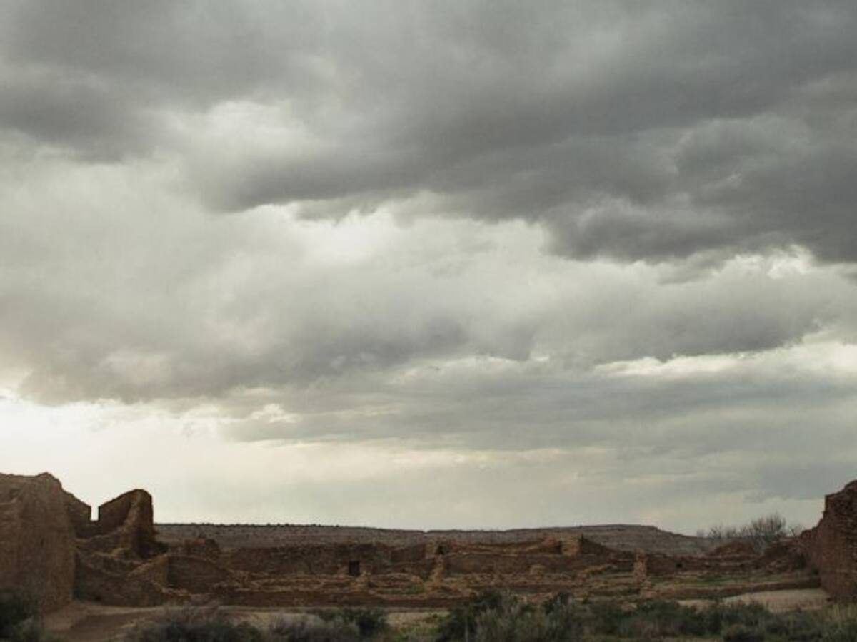 Este martes seguimos con cielos cubiertos y en alerta por fuente viento