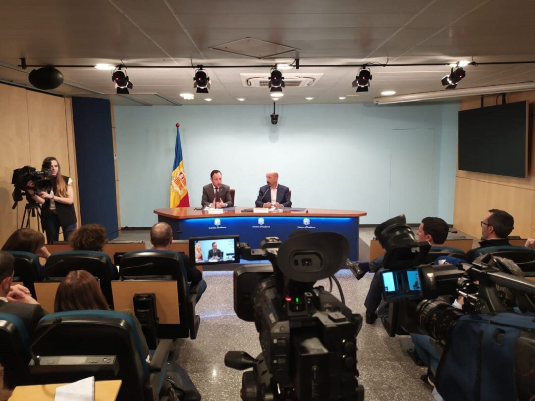 Roda de premsa extraordinària del Govern per anunciar un nou paquet de mesures excepcionals davant el nou positiu per coronavirus conegut aquest dijous.