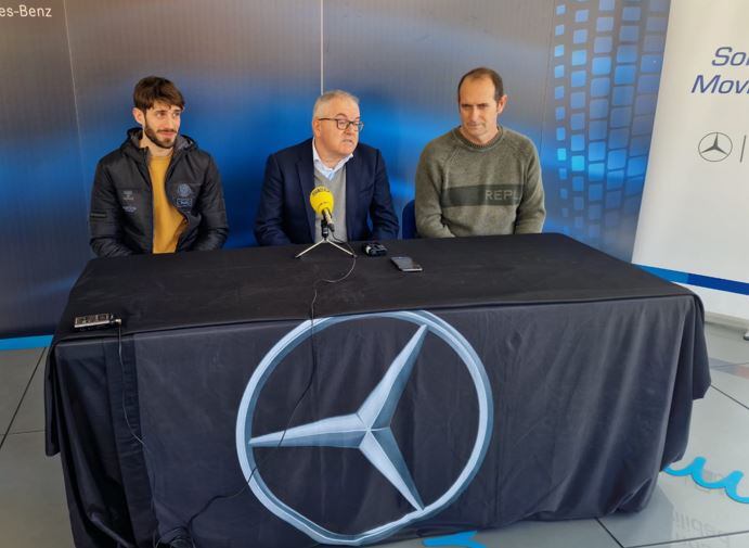 Gerard Carmona, Miguel Ángel Luquín y José Nolasco en la presentación del partido ante el FC Barcelona