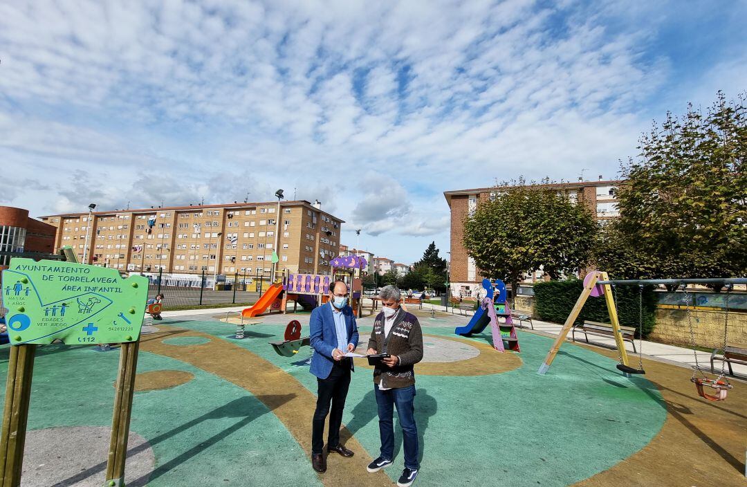 Parque infantil de Nueva Ciudad que se va a cubrir.