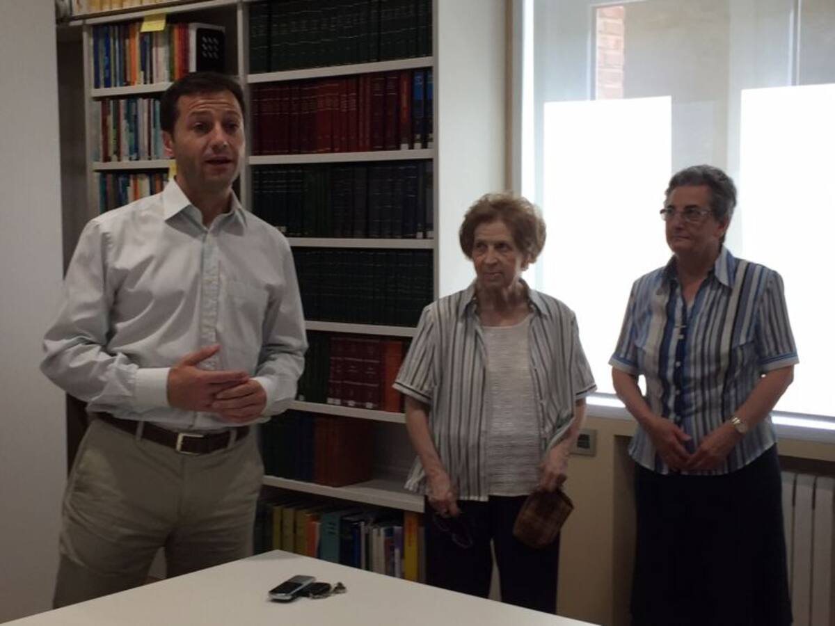 La bibliotecaria de ‘Hermanas Hospitalarias’ deja el puesto arropada por el cariño de toda la comunidad