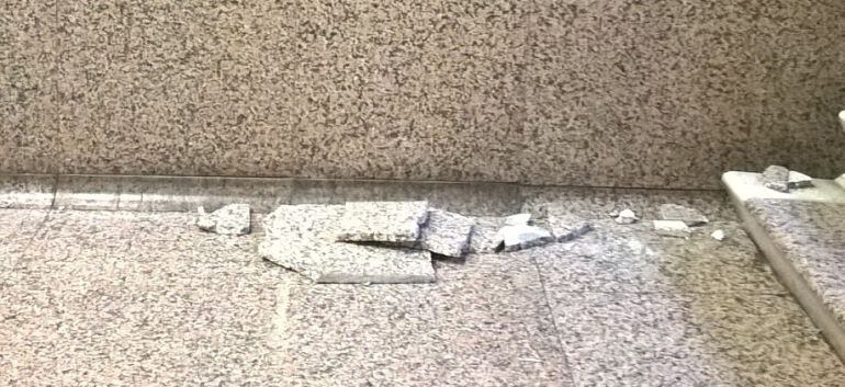 Nuevos Juzgados, baldosas