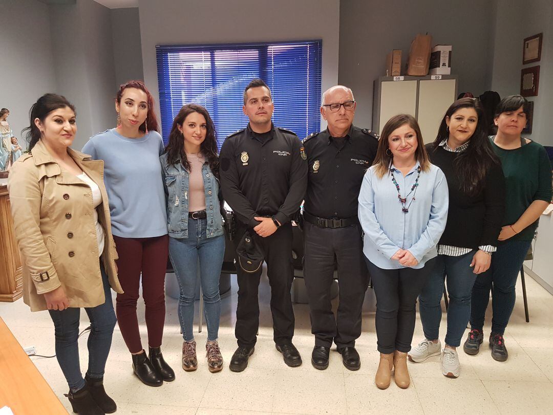 Colectivos gitanos y Policía unen esfuerzos contra la discriminación racial.