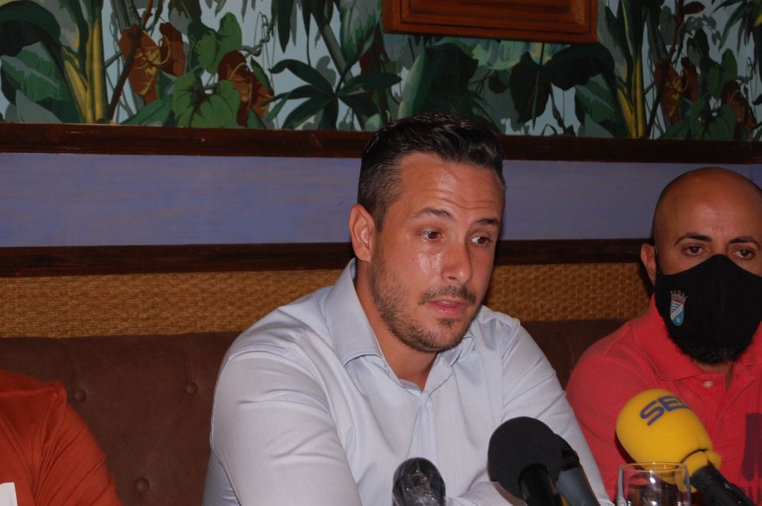 Juan Díaz junto a Titín Zarzana