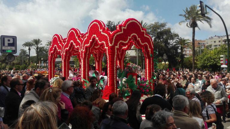 Carroza, en el paseo de la Victoria.