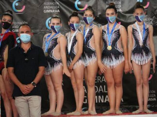 Conjunto de infantil B en el podio