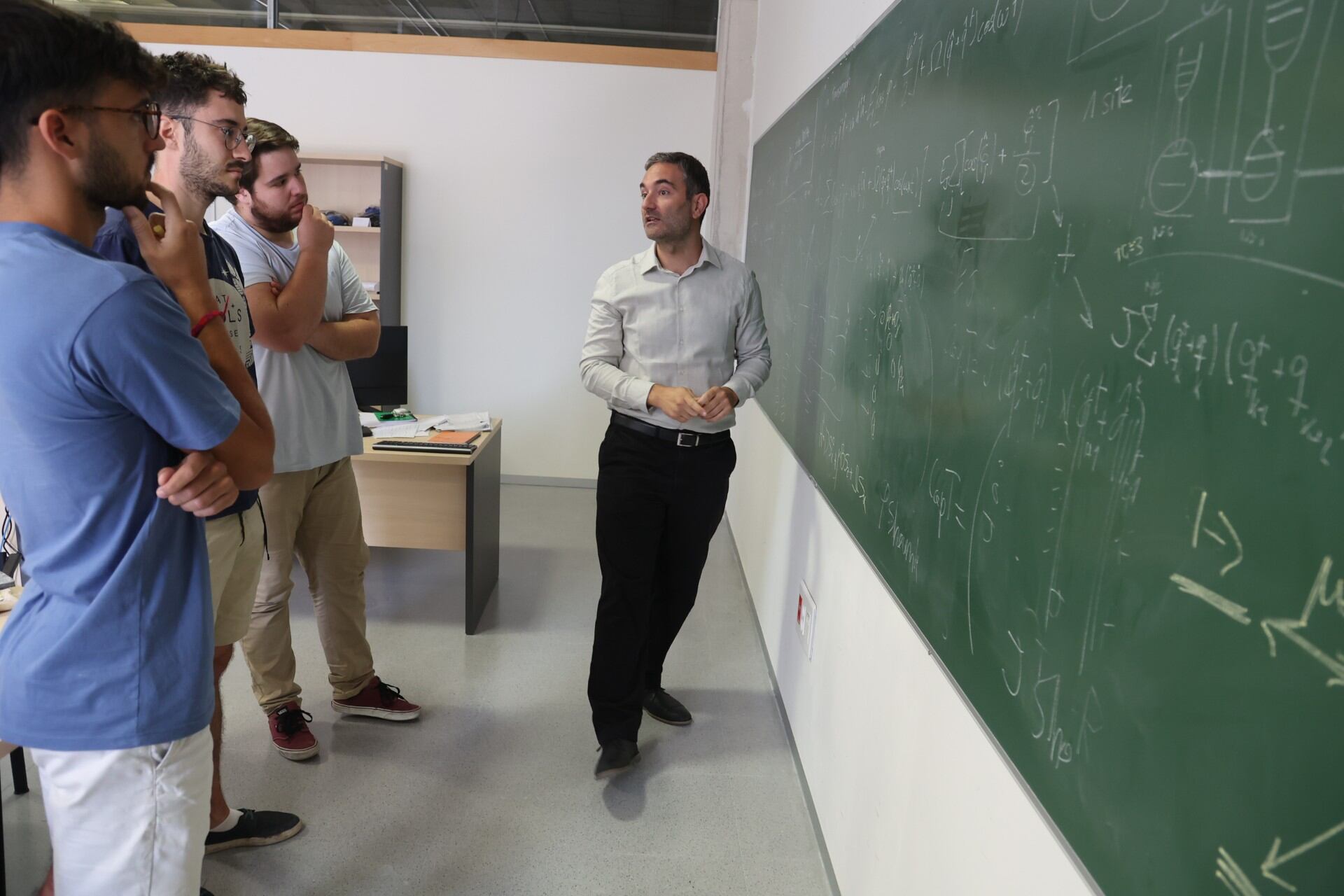 Investigadores de la UPCT colaboran con el Nobel de Física 2025