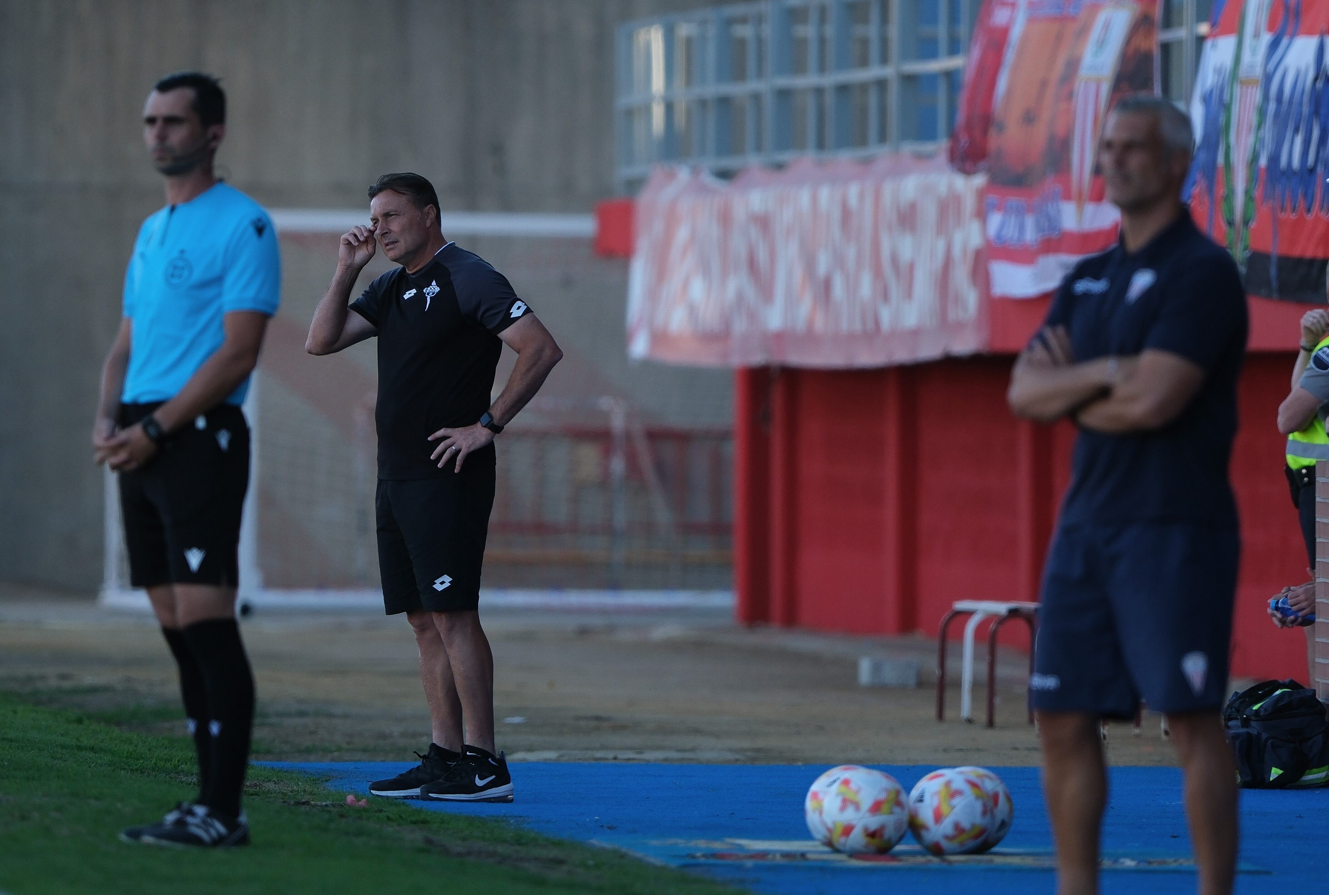 Cristóbal Parralo, en el Nuevo Mirador durante el Algeciras-Racing