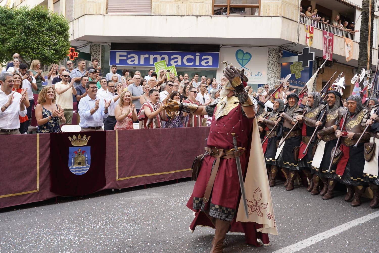 La capitania cristiana va eixir a més de 40 graus de temperatura// Foto: Ajuntament d'Ontinyent