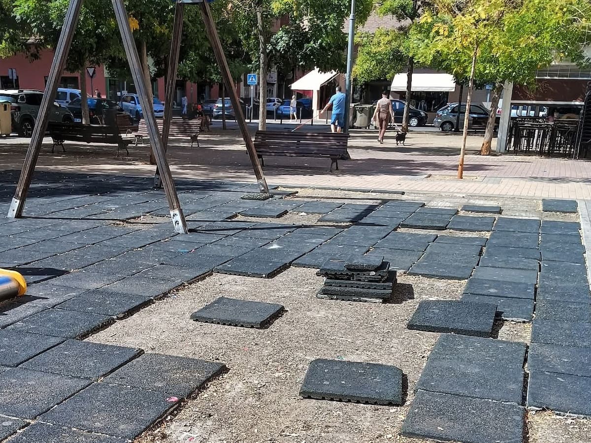 PSOE e IU reclaman que el Ayuntamiento de Talavera use el superávit de 8 millones de euros para arreglar los parques infantiles